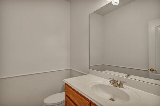 Building Photo - 2117 Willow Way