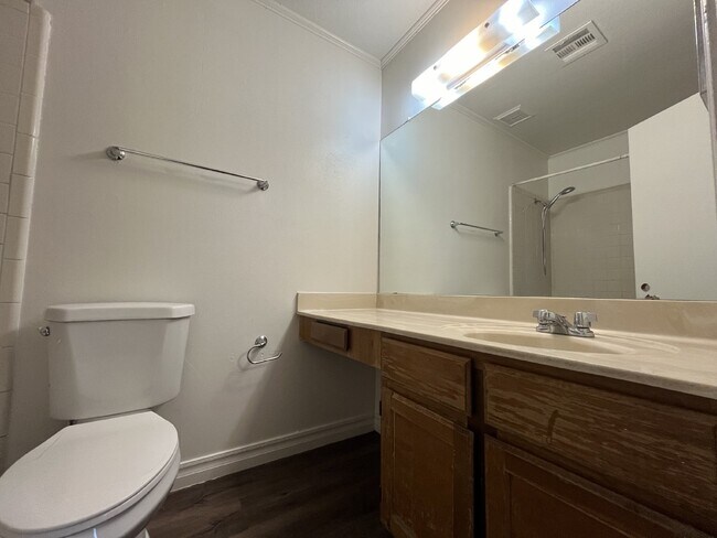 Building Photo - 7119 W McLellan Rd