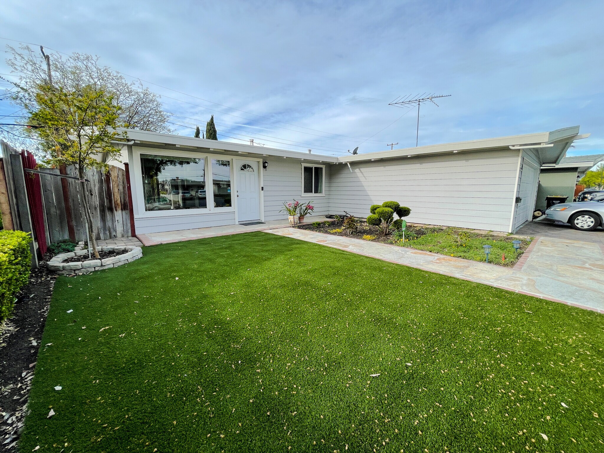 Building Photo - 758 Lakebird Dr