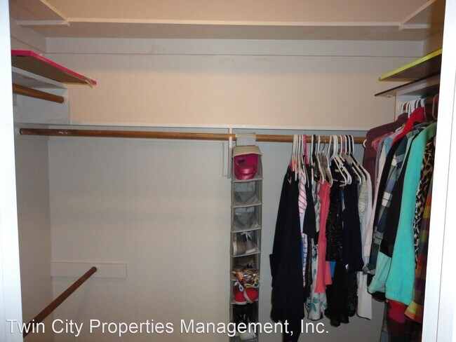 Building Photo - 4 br, 2 bath House - 1712 Laura Ln.