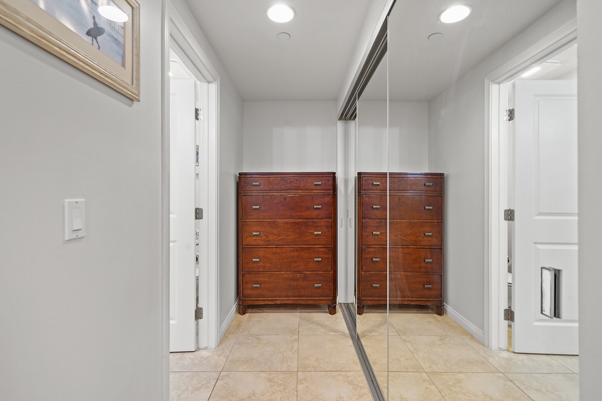 Building Photo - 819 Ostend Ct