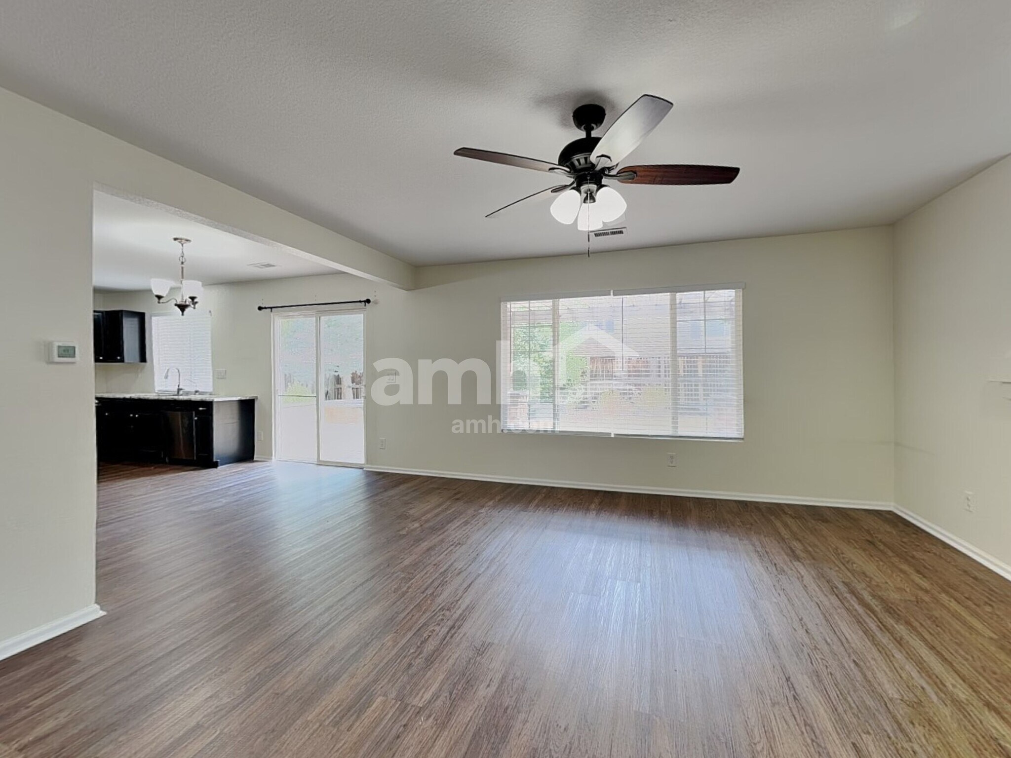 Building Photo - 9762 Chambers Dr