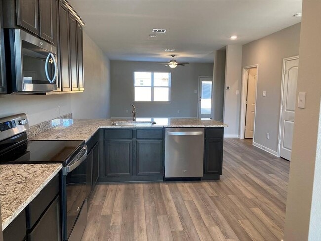 Building Photo - 229 Mount Vernon Way