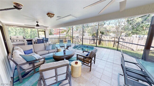 Building Photo - 663 110th Ave N