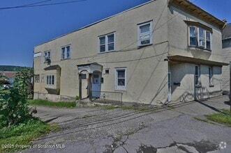Building Photo - 625 Main St
