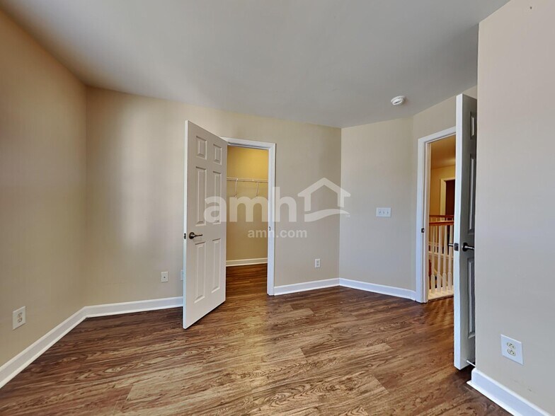 Building Photo - 4007 Braemar Ct