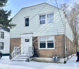 Building Photo - 12 Folger St