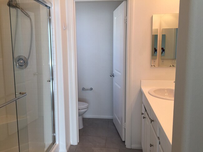 Building Photo - 422 W Route 66