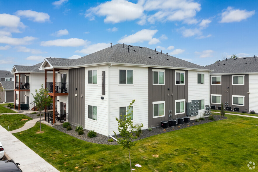 Primary Photo - Poudre Trails Apartments