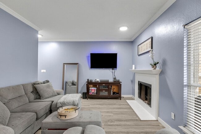 Building Photo - 8600 Coppertowne Ln