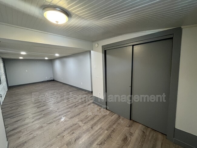 Building Photo - 10669 Jonestown Rd