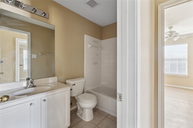 Building Photo - 2846 Loganberry Park Ln