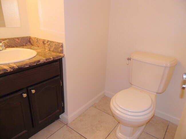 Building Photo - Desert Shores 3 bedroom with pool!