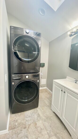 Building Photo - 450 S Fulton Ave