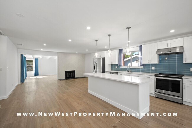 Building Photo - Freshly Renovated and Highly Upgraded Allied Gardens 4 Bedroom. Available Now!