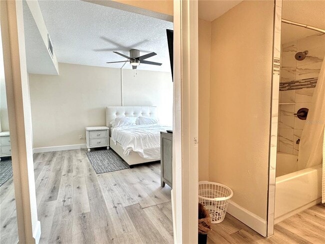Building Photo - 855 Bayway Blvd