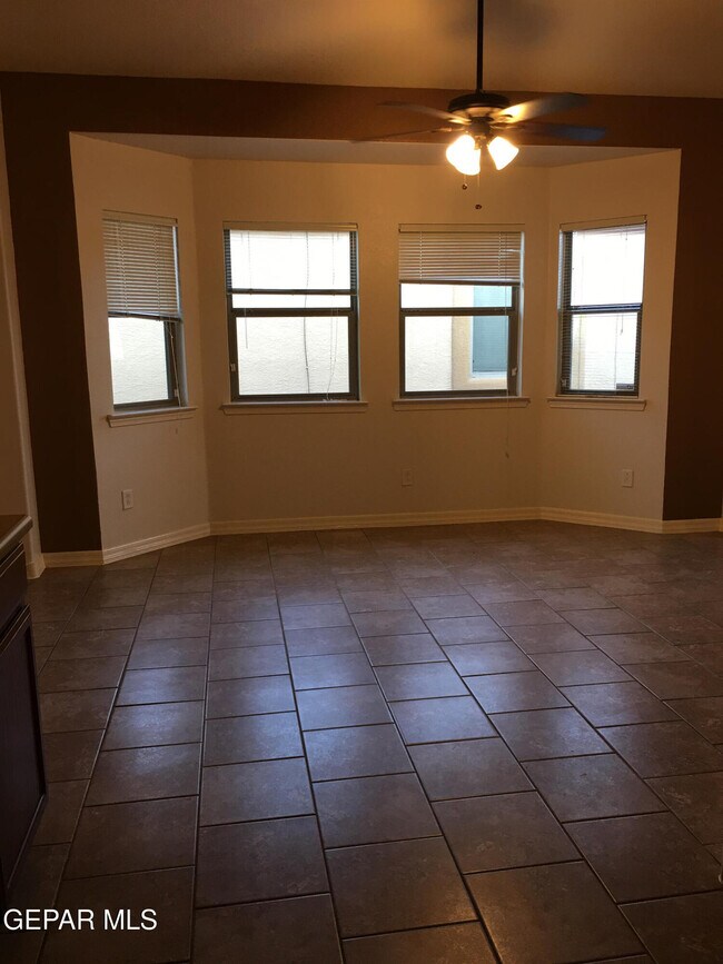 Building Photo - 14345 Apache Point Dr