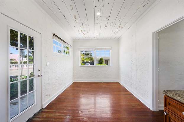 Building Photo - 301 Central Dr