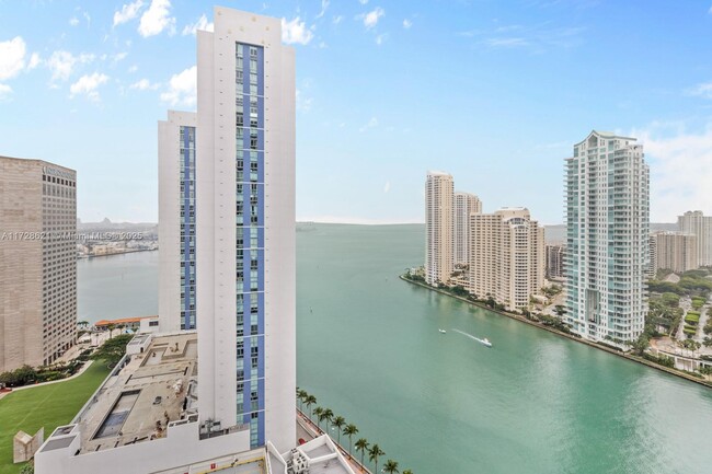 Building Photo - 300 S Biscayne Blvd