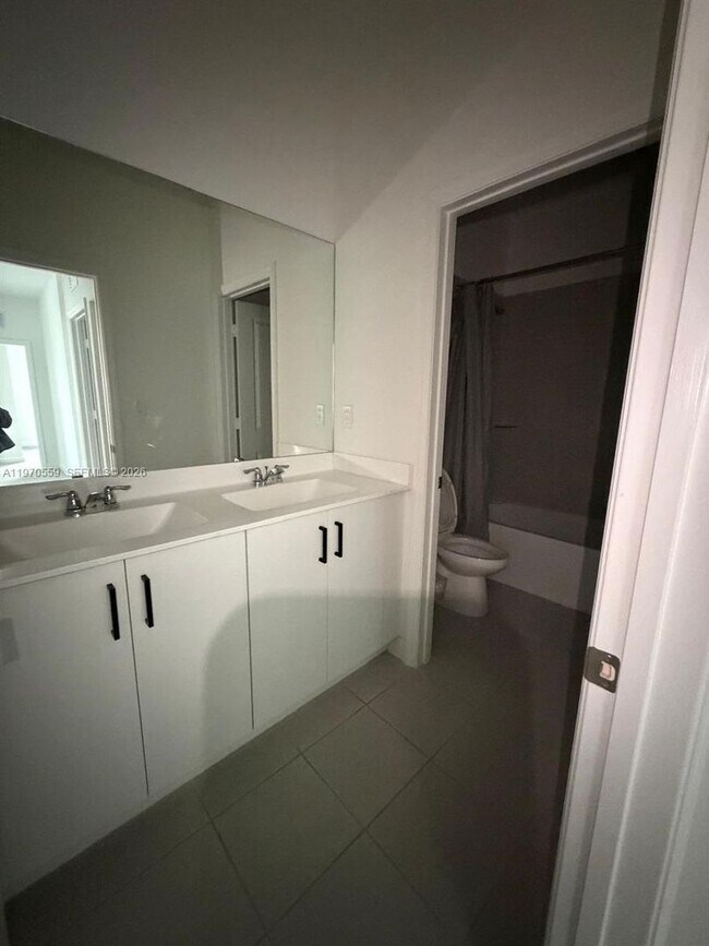 Building Photo - 2638 SE 9th St