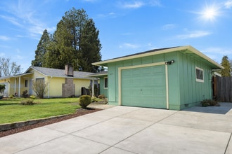 Building Photo - Thurston Charmer