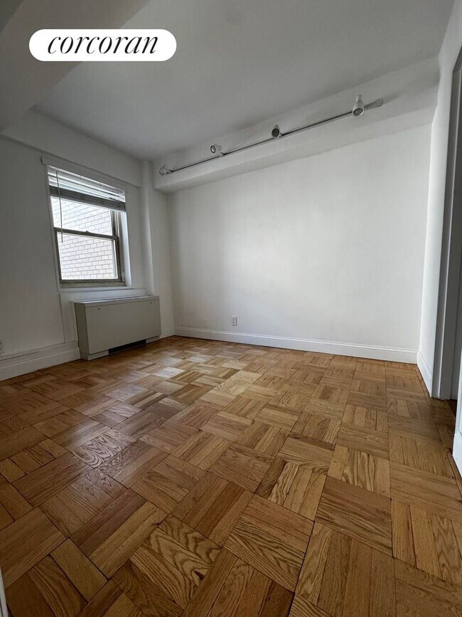 Building Photo - 345 E 56th St