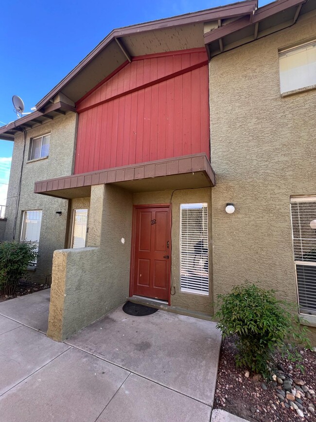 Primary Photo - 4615 N 39th Ave
