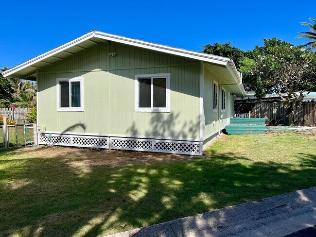 Building Photo - Beautiful, Bright & Airy Beach House--3Beds, 2Baths with Yard