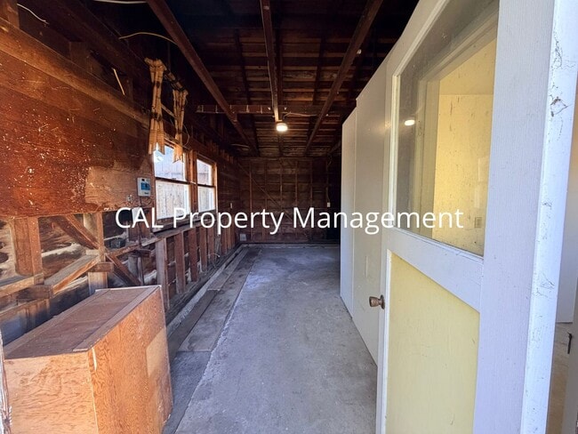 Building Photo - 3 Bed/2 Bath Single Level Home!