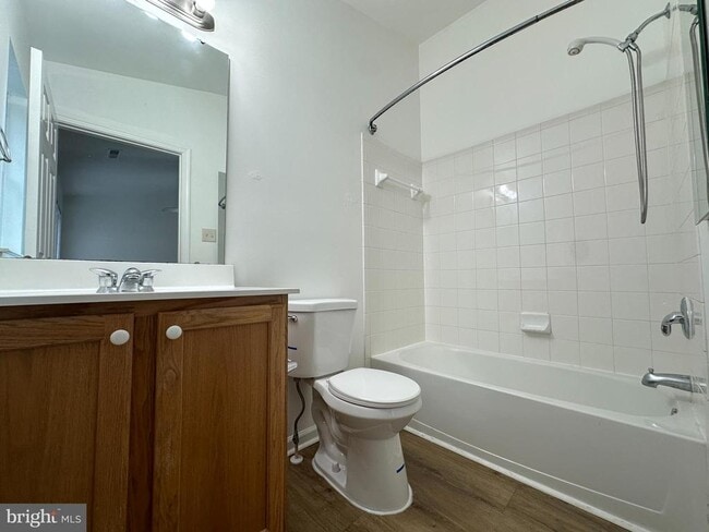 Building Photo - 1327 Lewis Ln