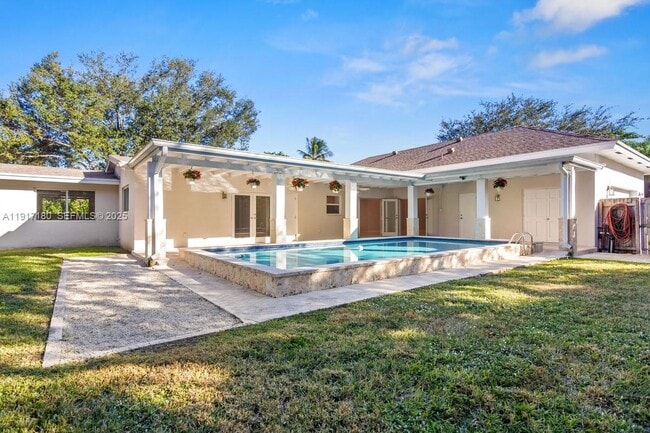 Building Photo - 8365 SW 131st St