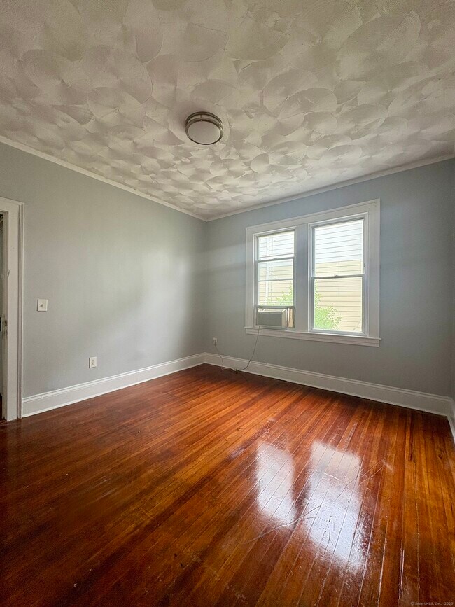 Building Photo - 46 Westbourne Pkwy