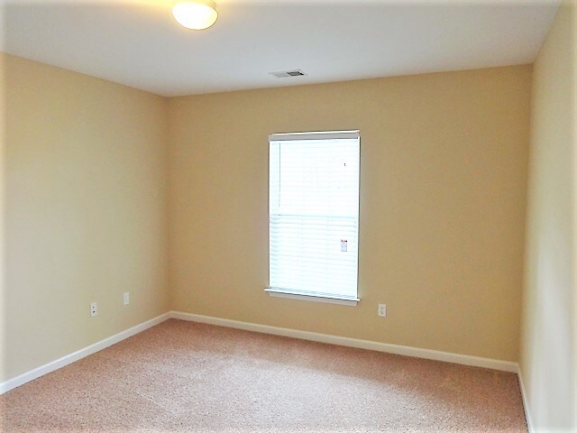 Building Photo - 36 Shadow Moss Dr