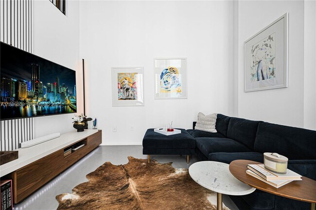 Building Photo - 300 S Biscayne Blvd