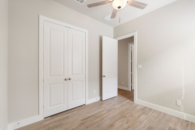 Building Photo - 10719 River Walk Dr