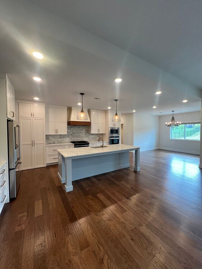 Building Photo - 3304 Wentworth Dr