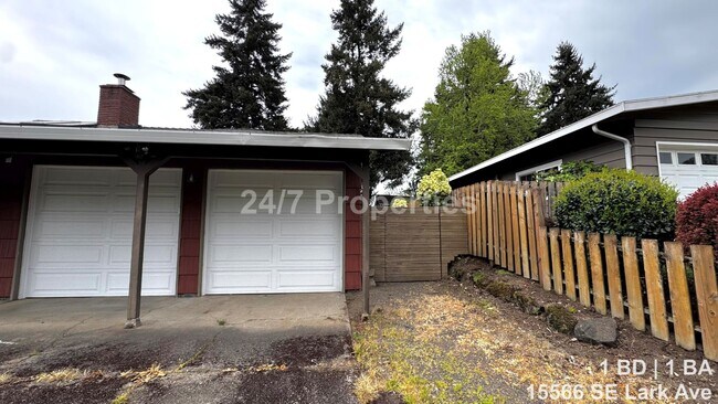 Building Photo - Beautiful 1 BD | 1 BA ADU with Driveway Parking - Milwaukie