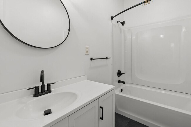 Building Photo - 403 Dinwiddie St