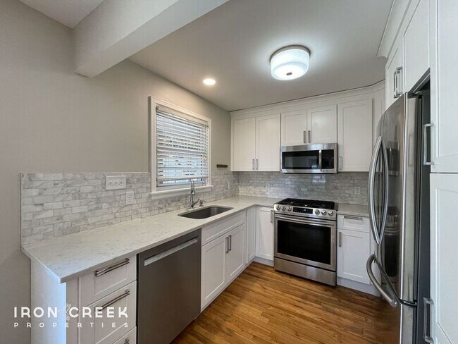 Building Photo - 21 Brevard Rd