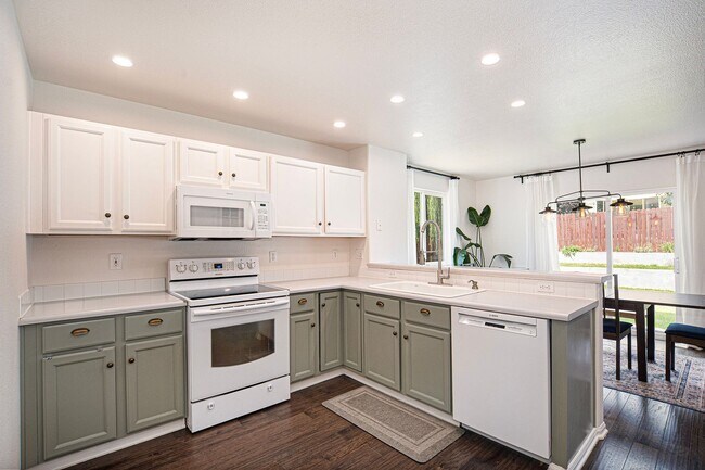 Building Photo - 4269 Thorndyke Pl