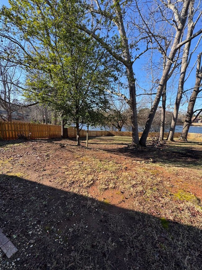 Building Photo - ** AVAILABLE NOW ** in Waterford Subdivision