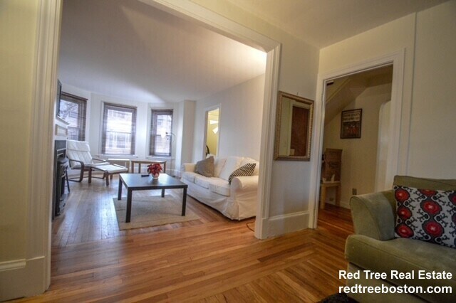 Building Photo - 216 Norfolk St