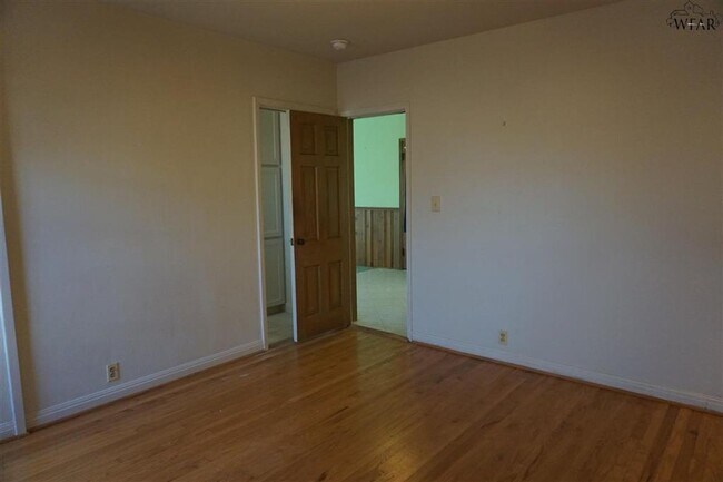 Building Photo - 1681 Woodrow Ave