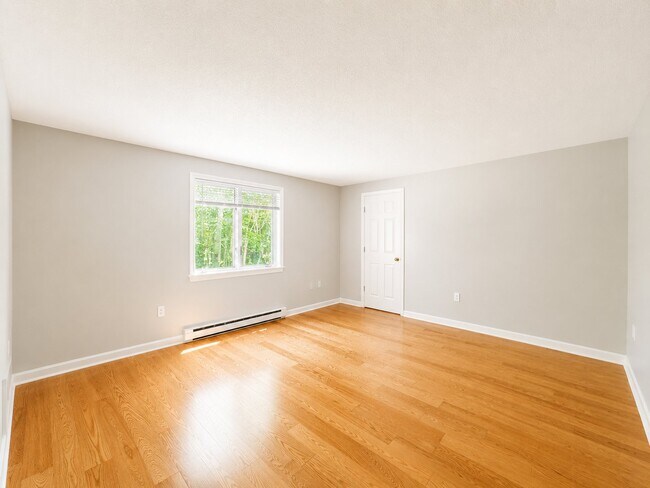 Building Photo - 9 Oakview Dr