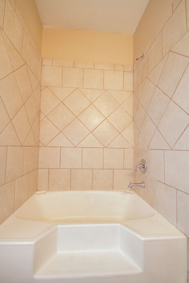 Building Photo - 1727 Nolan St