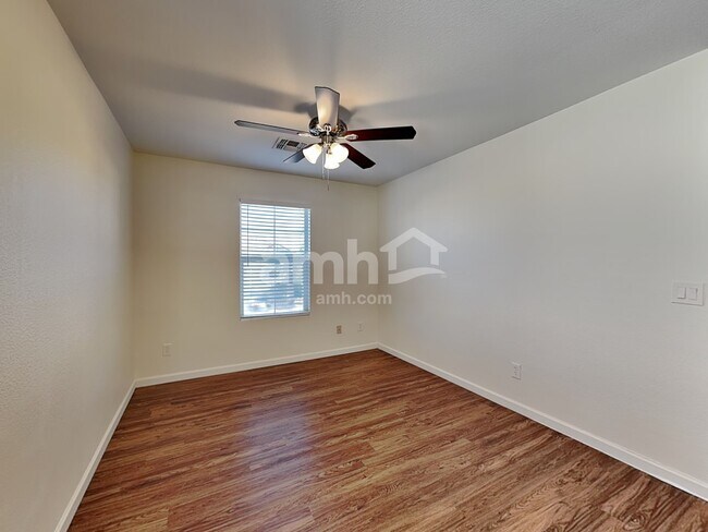 Building Photo - 40600 N Jay Ln