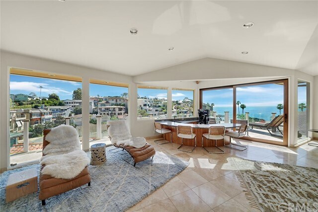 Building Photo - 37 Emerald Bay