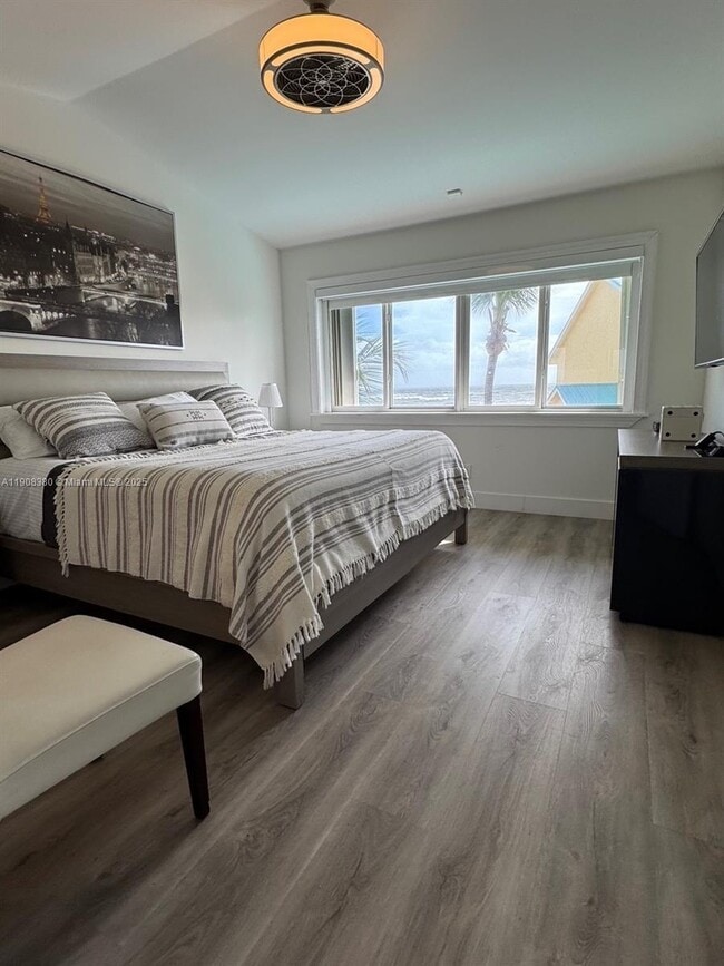 Building Photo - 1550 S Ocean Dr