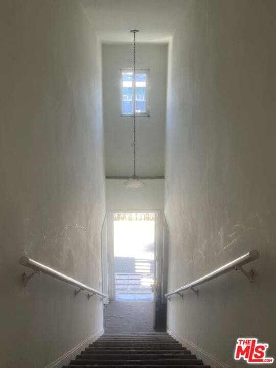 Building Photo - 14721 Sylvan St