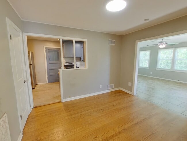 Building Photo - 430 N Jackson Heights St